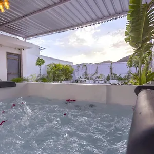 Aravali Homestay With Rooftop Jacuzzi Villa